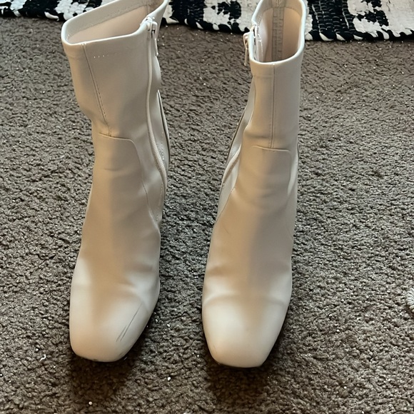 Off white boot - Picture 2 of 4